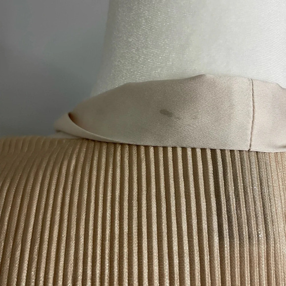 Victoria's Secret Gold Pinch Pleated Robe Womens Size XS Oversized Short - Picture 5 of 7